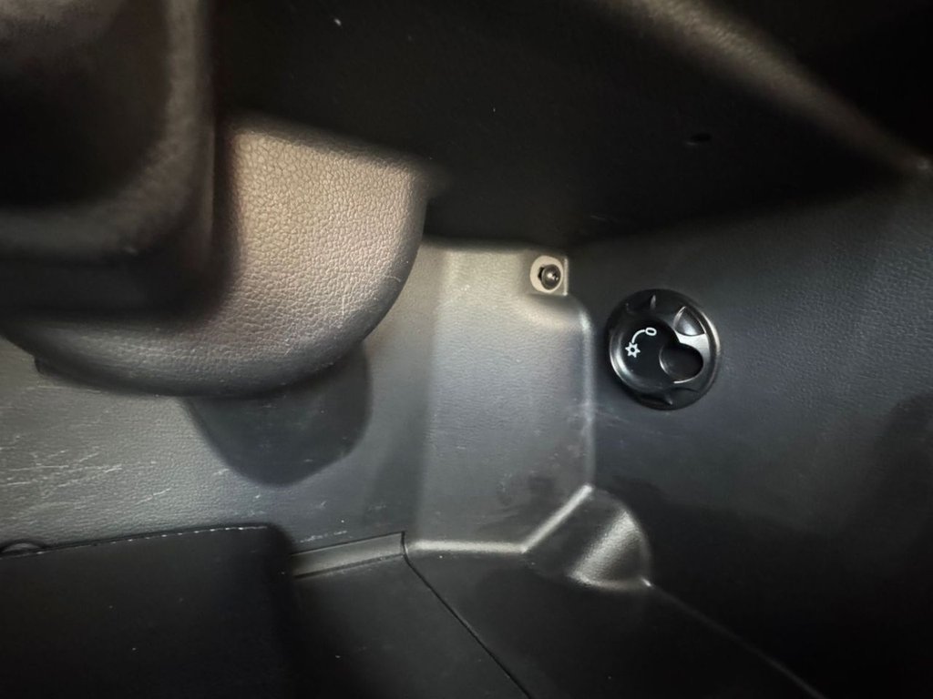 Used Volkswagen Polo 2011 for sale - 76617552: Photo 36