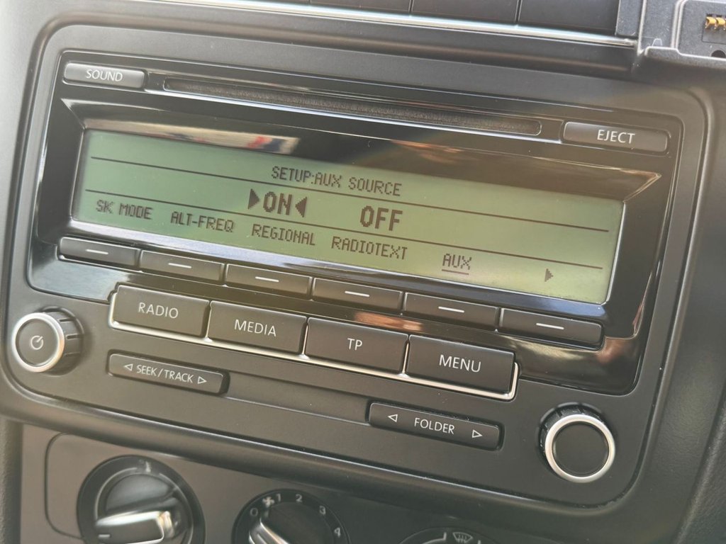 Used Volkswagen Polo 2011 for sale - 76617552: Photo 38