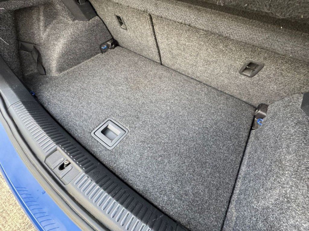 Used Volkswagen Polo 2011 for sale - 76617552: Photo 7