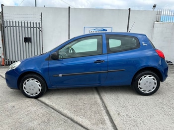 Used Renault Clio 2011 for sale - 75320940: Photo