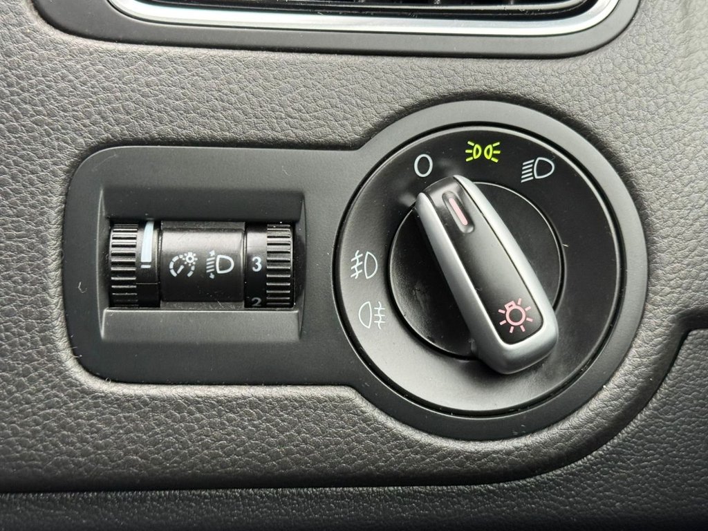 Used Volkswagen Polo 2011 for sale - 76163220: Photo 26