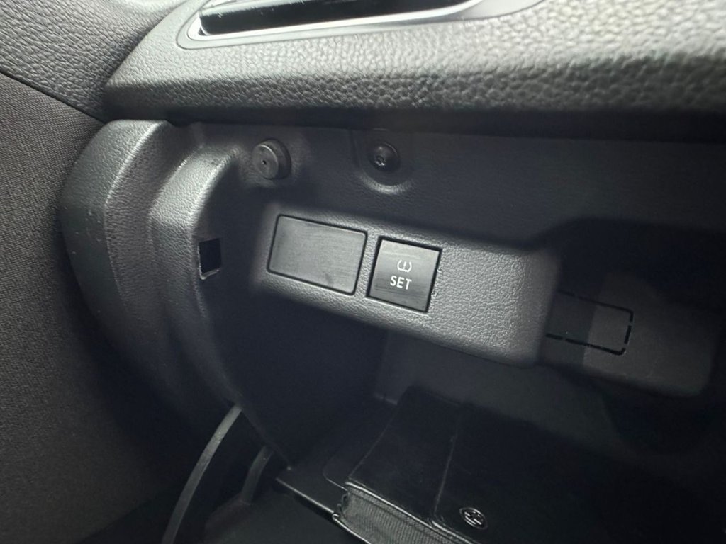 Used Volkswagen Polo 2011 for sale - 76163220: Photo 33