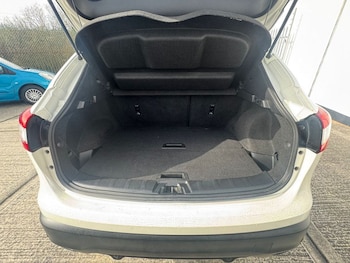 Used Nissan Qashqai 2015 for sale - 77821426: Photo