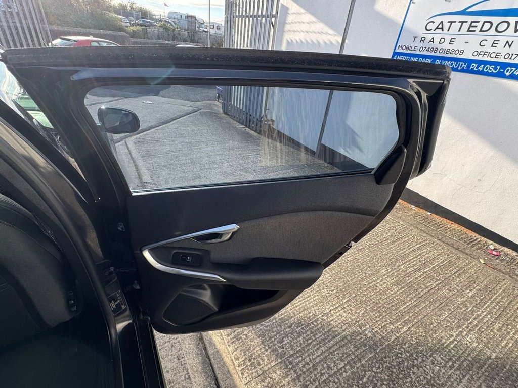 Used Volvo V40 Cross Country 2013 for sale - 77810048: Photo 15