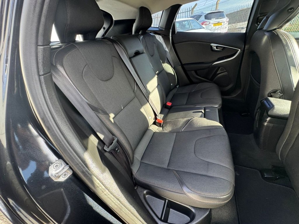 Used Volvo V40 Cross Country 2013 for sale - 77810048: Photo 16