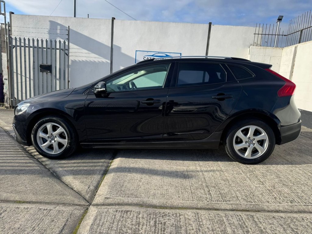Used Volvo V40 Cross Country 2013 for sale - 77810048: Photo 2