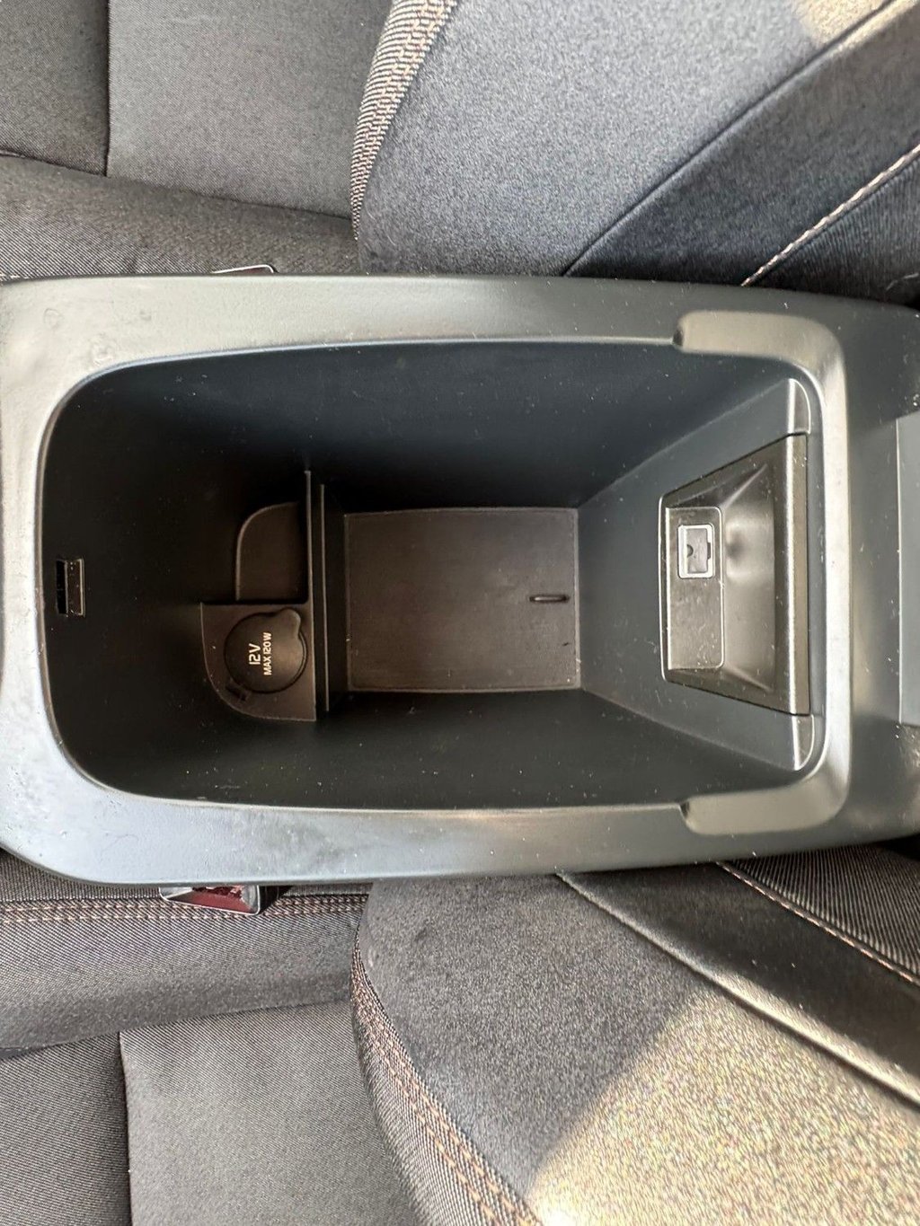 Used Volvo V40 Cross Country 2013 for sale - 77810048: Photo 24