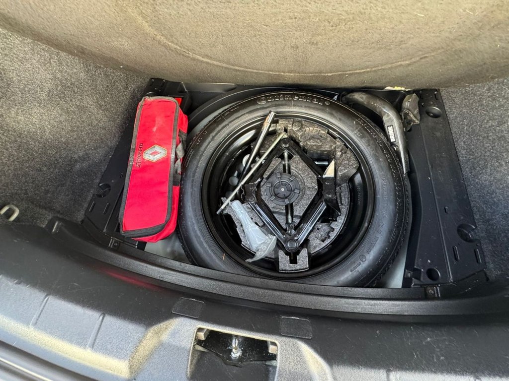 Used Volvo V40 Cross Country 2013 for sale - 77810048: Photo 9