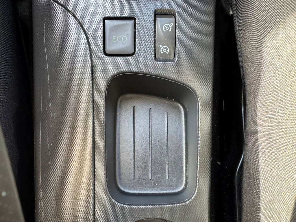 Used Renault Clio 2014 for sale - 77655178: Photo 18