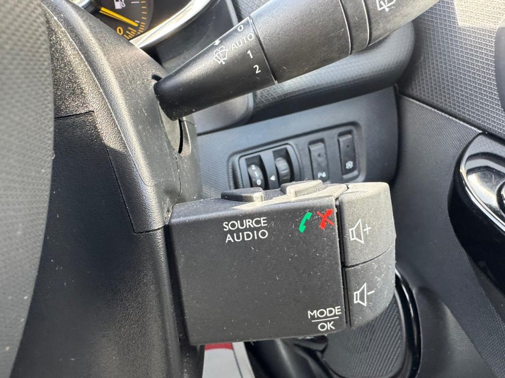 Used Renault Clio 2014 for sale - 77655178: Photo 32