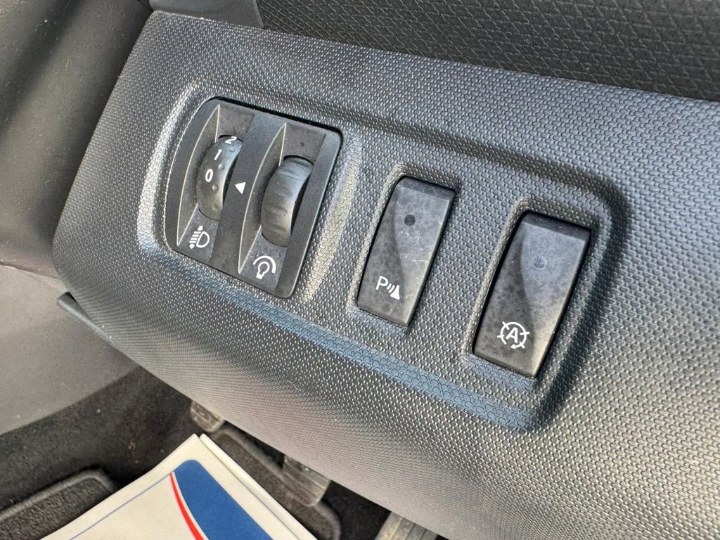 Used Renault Clio 2014 for sale - 77655178: Photo 34