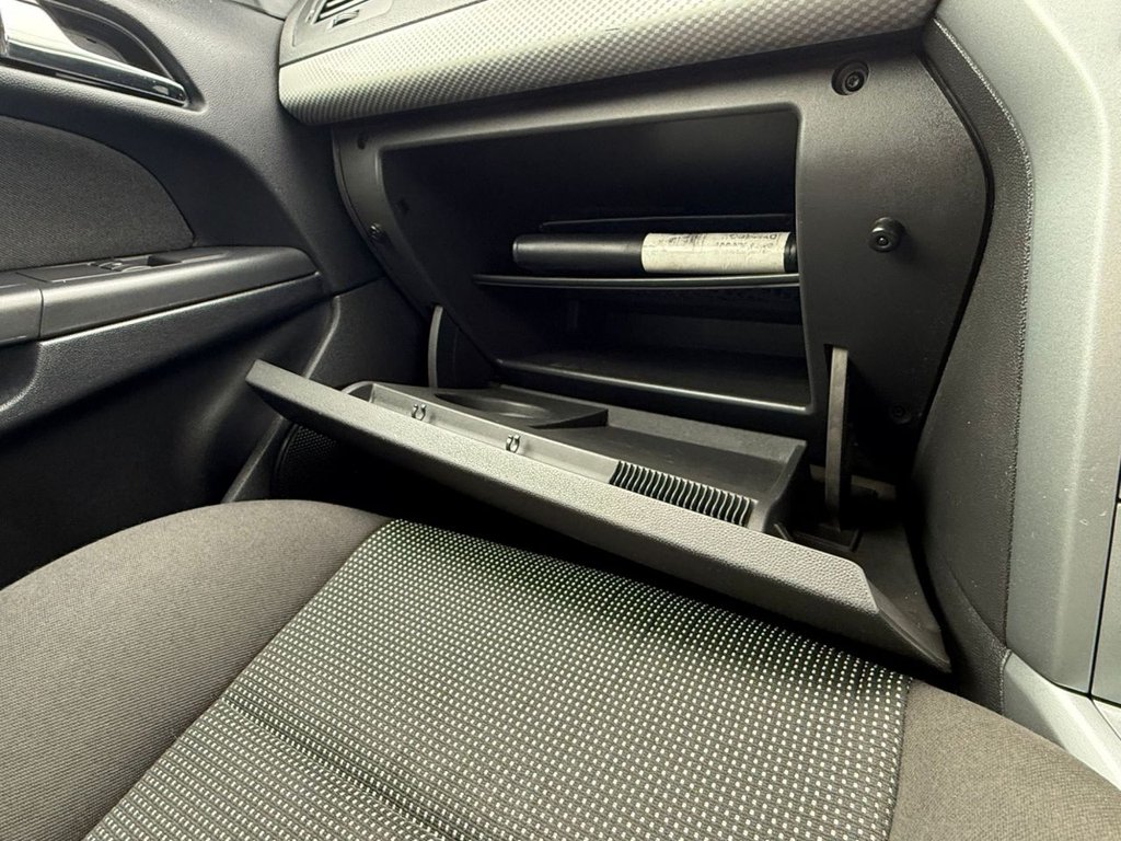 Used Vauxhall Astra 2009 for sale - 77692986: Photo 29