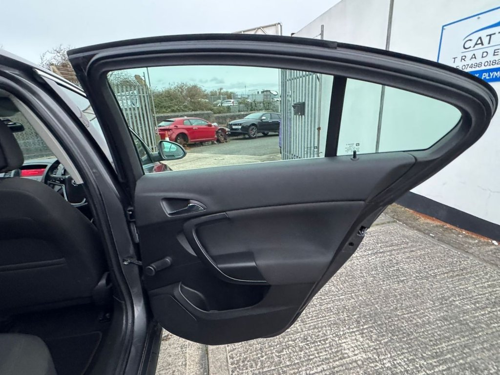 Used Vauxhall Insignia 2011 for sale - 77408288: Photo 18