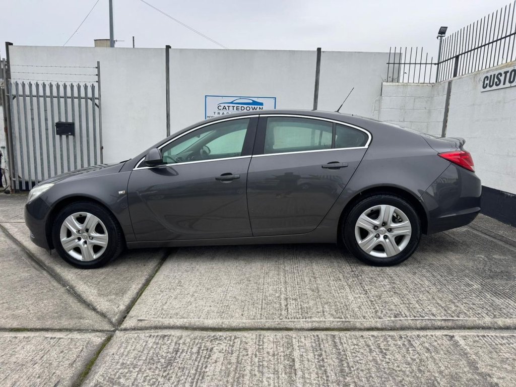 Used Vauxhall Insignia 2011 for sale - 77408288: Photo 2