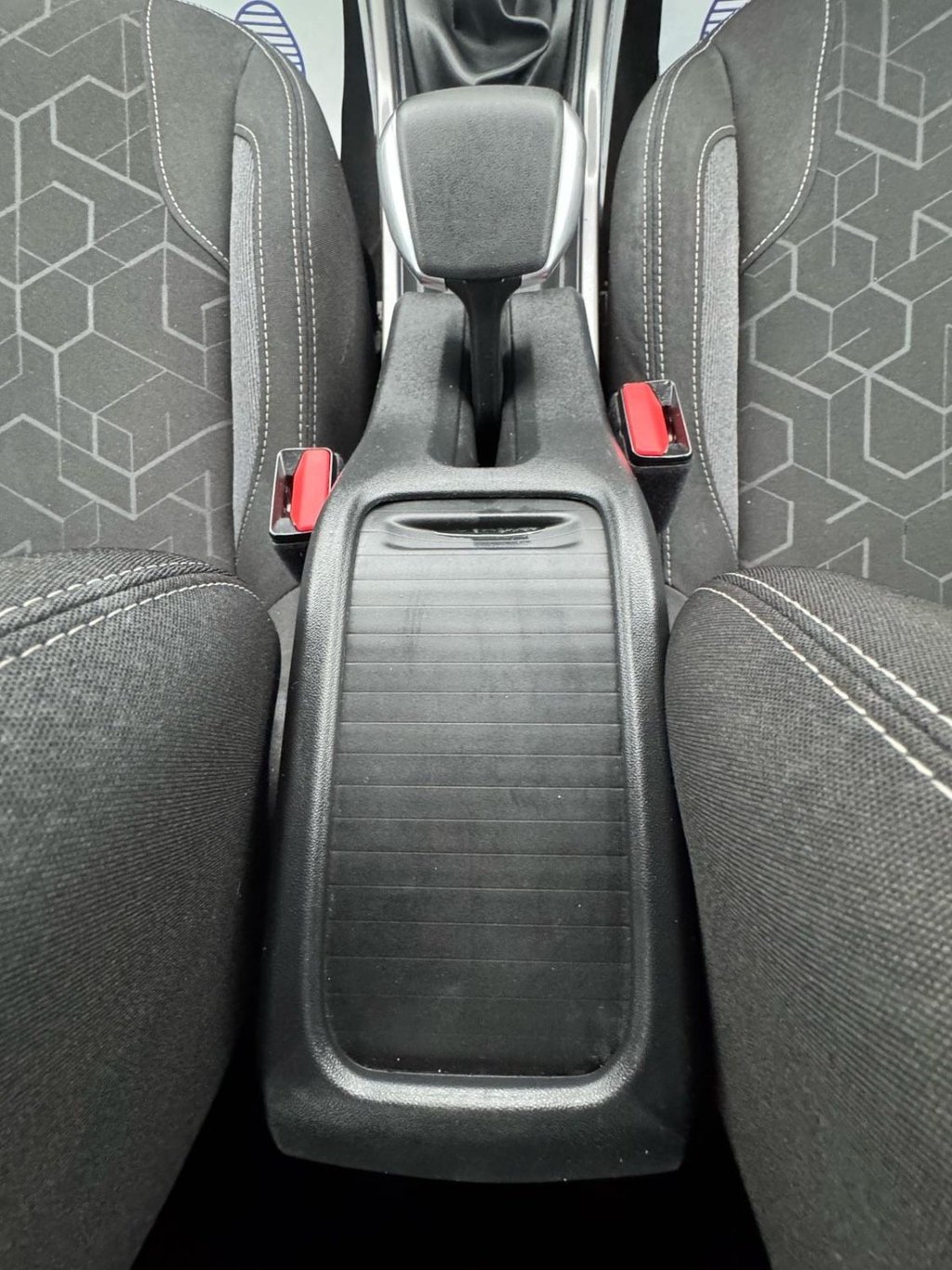 Used Peugeot 2008 2016 for sale - 76604618: Photo 27