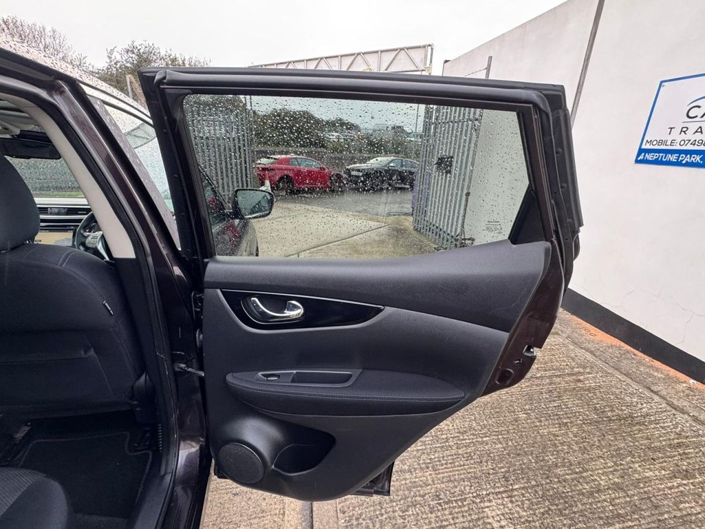 Used Nissan Qashqai 2015 for sale - 76610240: Photo 15