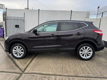Used Nissan Qashqai 2015 for sale - 76610240: Photo