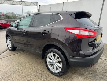 Used Nissan Qashqai 2015 for sale - 76610240: Photo