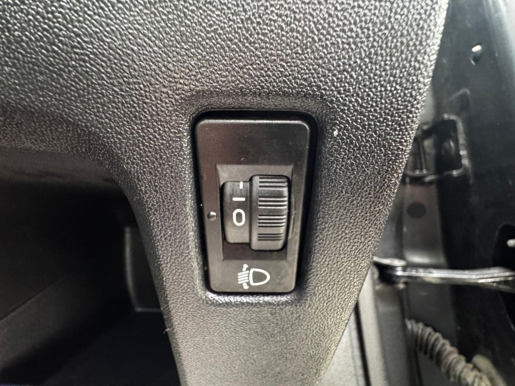 Used Peugeot 208 2014 for sale - 77452069: Photo 27