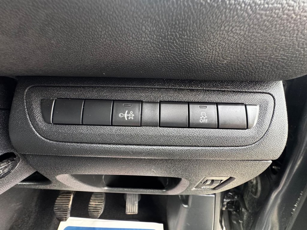 Used Peugeot 208 2014 for sale - 77452069: Photo 28