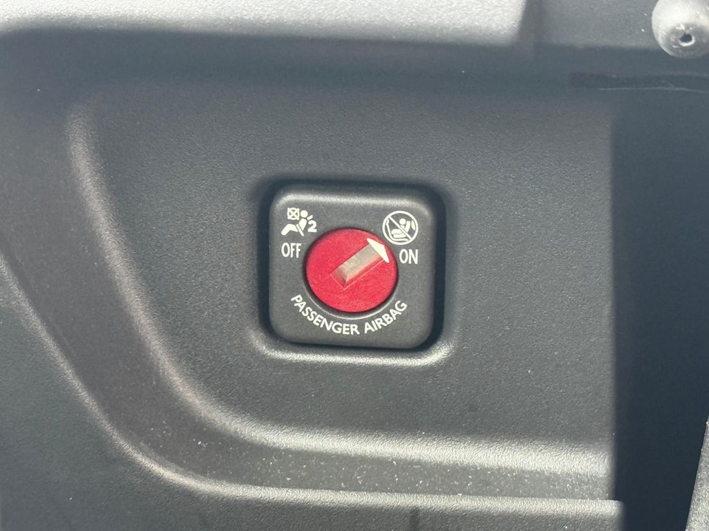 Used Peugeot 208 2014 for sale - 77452069: Photo 29