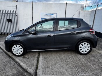 Used Peugeot 208 2014 for sale - 77452069: Photo