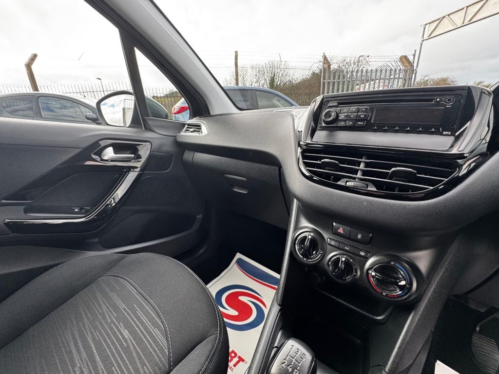 Used Peugeot 208 2014 for sale - 77452069: Photo 30
