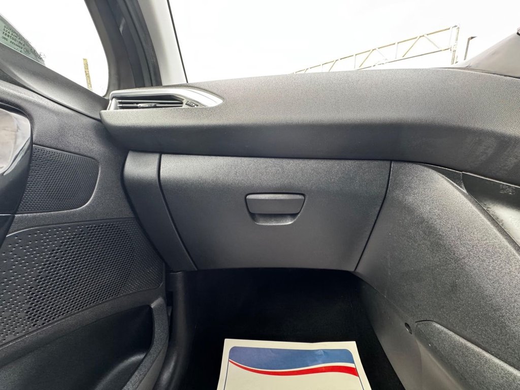 Used Peugeot 208 2014 for sale - 77452069: Photo 31