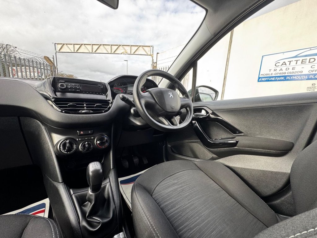 Used Peugeot 208 2014 for sale - 77452069: Photo 33