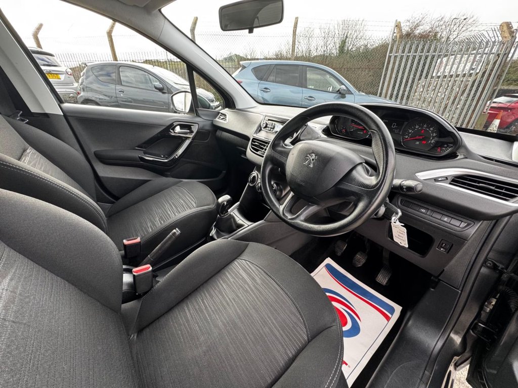 Used Peugeot 208 2014 for sale - 77452069: Photo 35