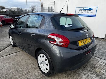 Used Peugeot 208 2014 for sale - 77452069: Photo