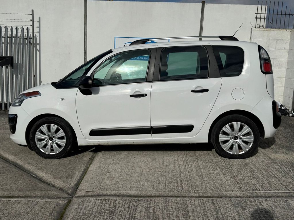 Used Citroen C3 Picasso 2017 for sale - 77655043: Photo 2