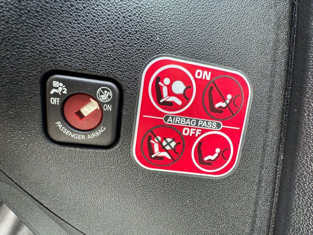 Used Citroen C3 Picasso 2017 for sale - 77655043: Photo 38