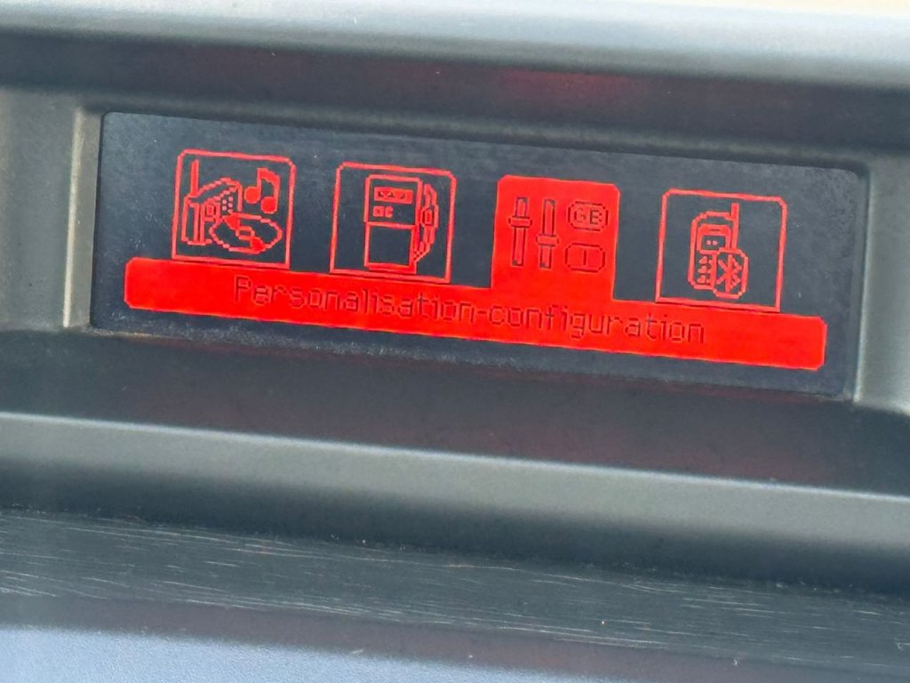 Used Citroen C3 Picasso 2017 for sale - 77655043: Photo 39