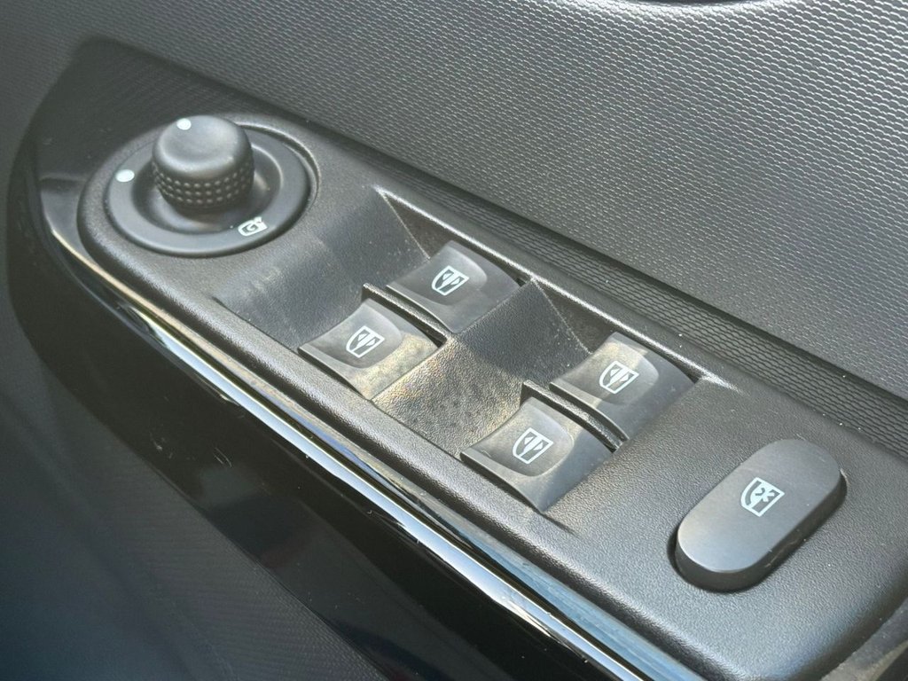 Used Renault Captur 2015 for sale - 76356704: Photo 44