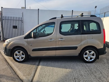 Used Peugeot Partner Tepee 2011 for sale - 75596667: Photo