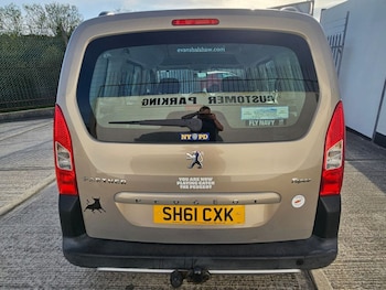 Used Peugeot Partner Tepee 2011 for sale - 75596667: Photo