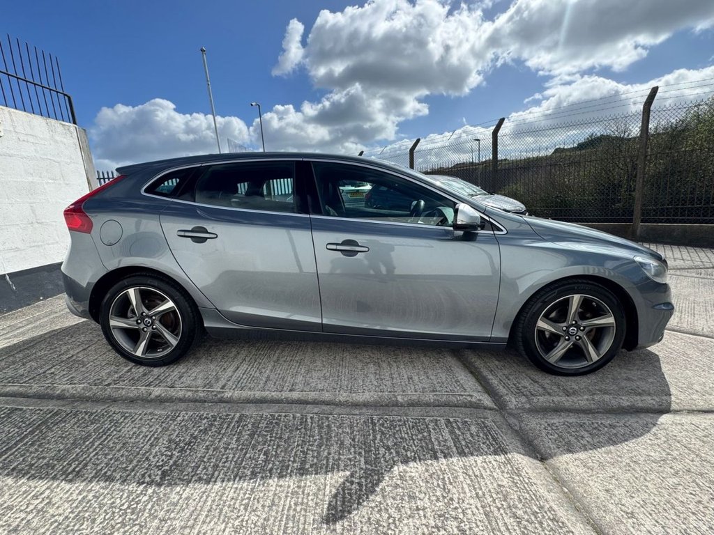 Used Volvo V40 2014 for sale - 78056474: Photo 10