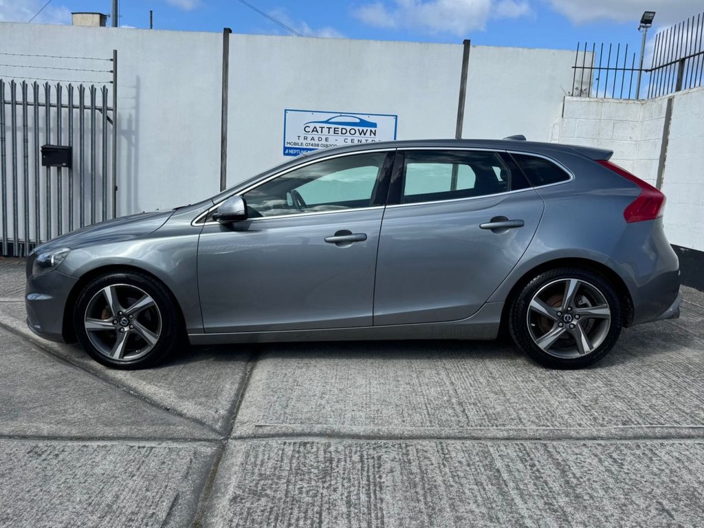 Used Volvo V40 2014 for sale - 78056474: Photo 2