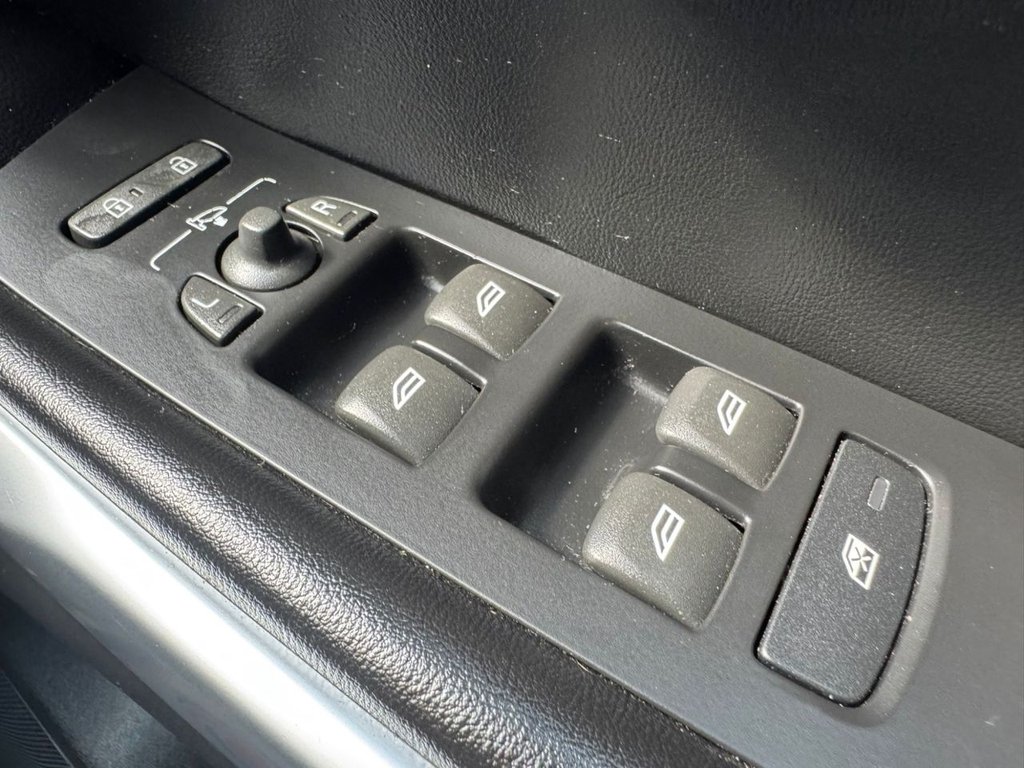 Used Volvo V40 2014 for sale - 78056474: Photo 38