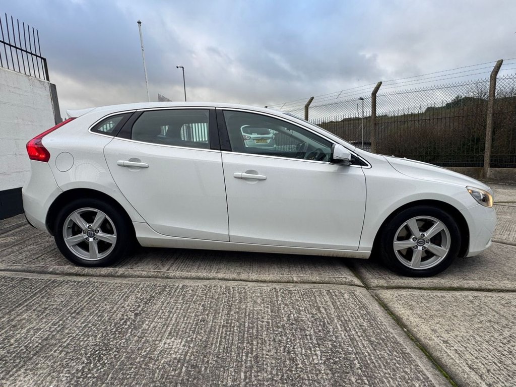 Used Volvo V40 2012 for sale - 77981497: Photo 11