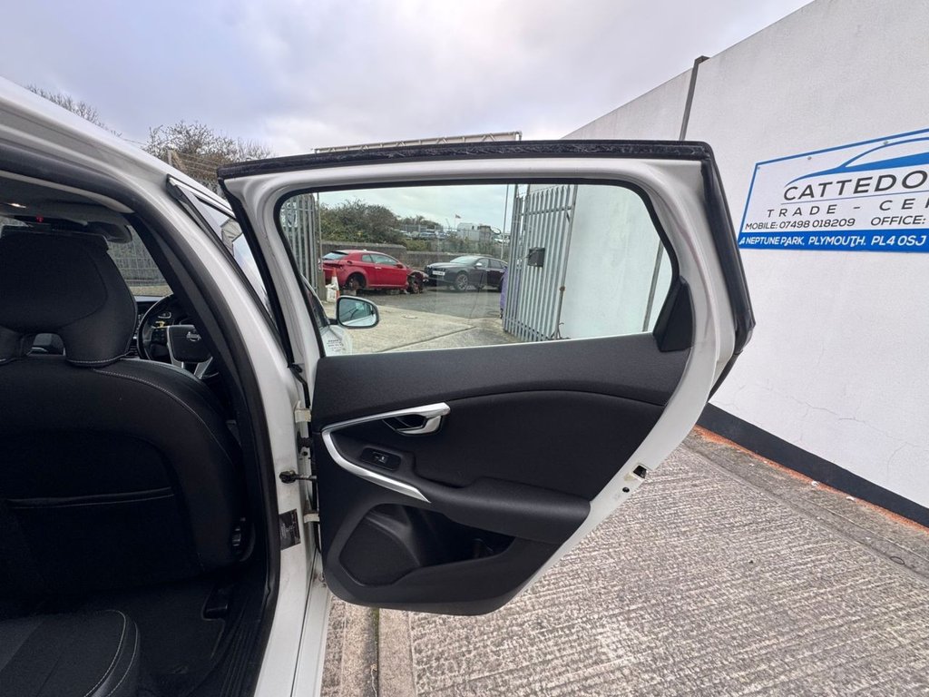 Used Volvo V40 2012 for sale - 77981497: Photo 15