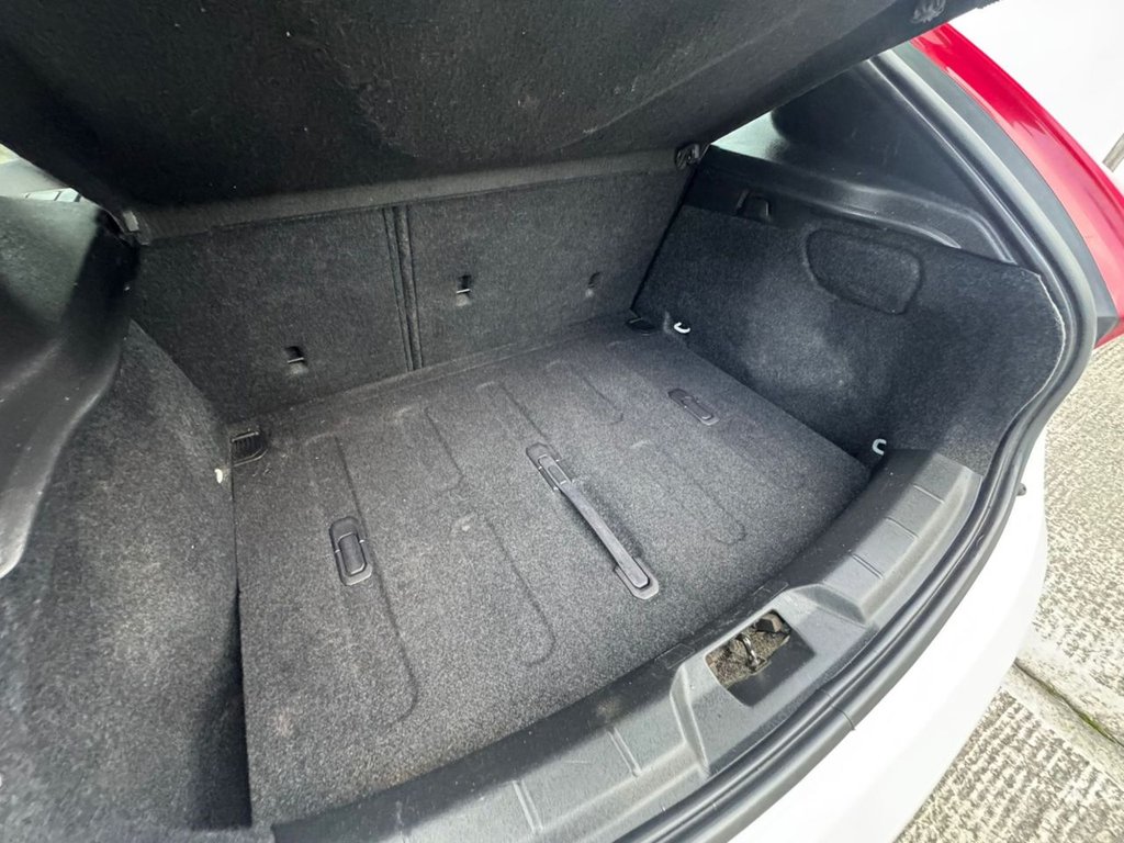 Used Volvo V40 2012 for sale - 77981497: Photo 7