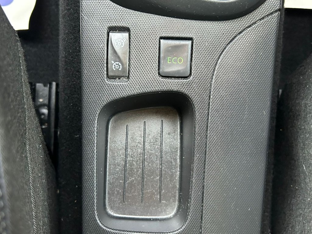 Used Renault Captur 2015 for sale - 77427780: Photo 24