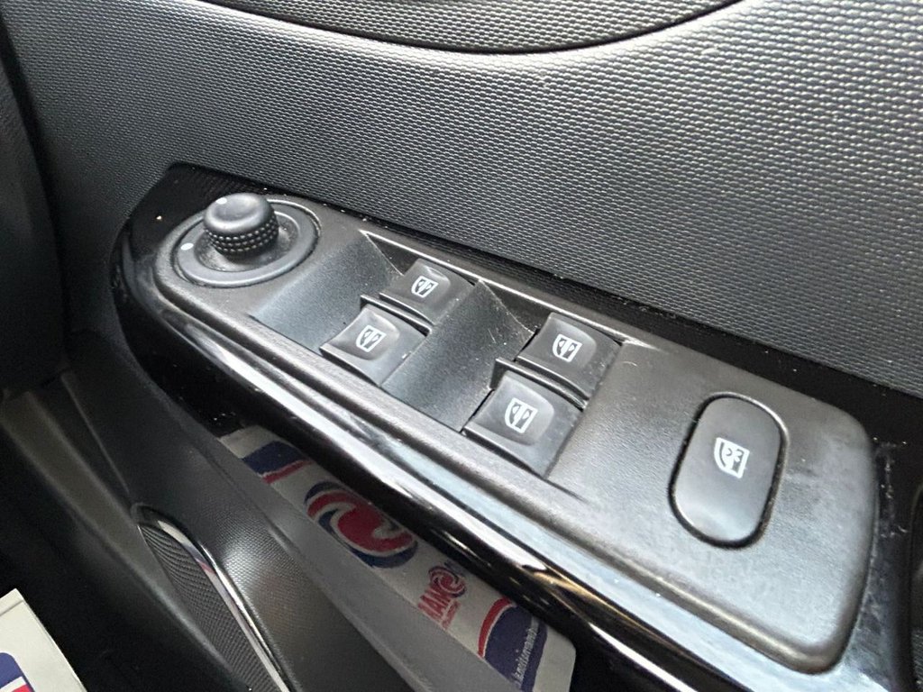 Used Renault Captur 2015 for sale - 77427780: Photo 29