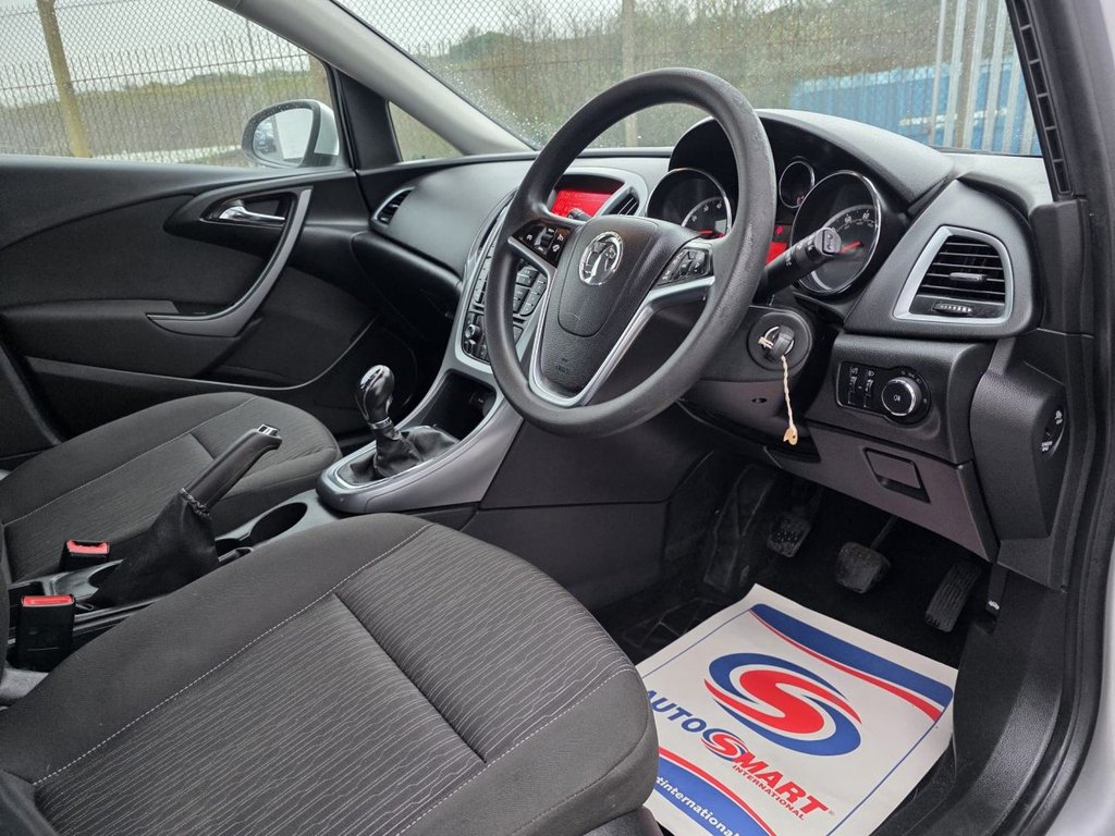 Used Vauxhall Astra 2015 for sale - 76883352: Photo 25