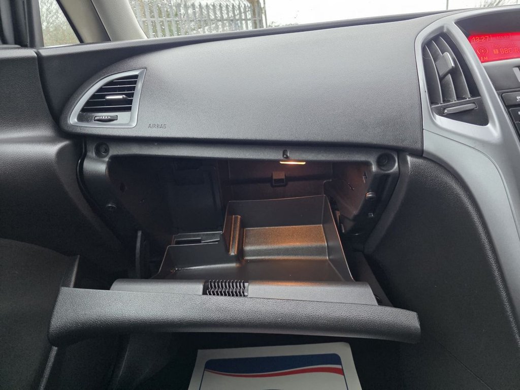 Used Vauxhall Astra 2015 for sale - 76883352: Photo 31