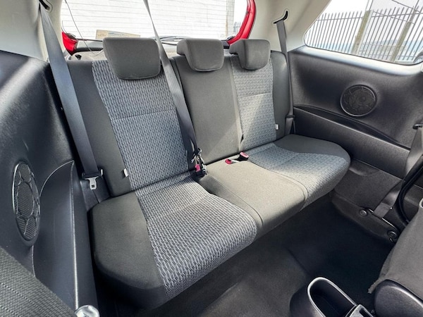 Used Toyota Yaris 2013 for sale - 74272786: Photo 14