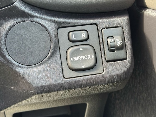 Used Toyota Yaris 2013 for sale - 74272786: Photo 32
