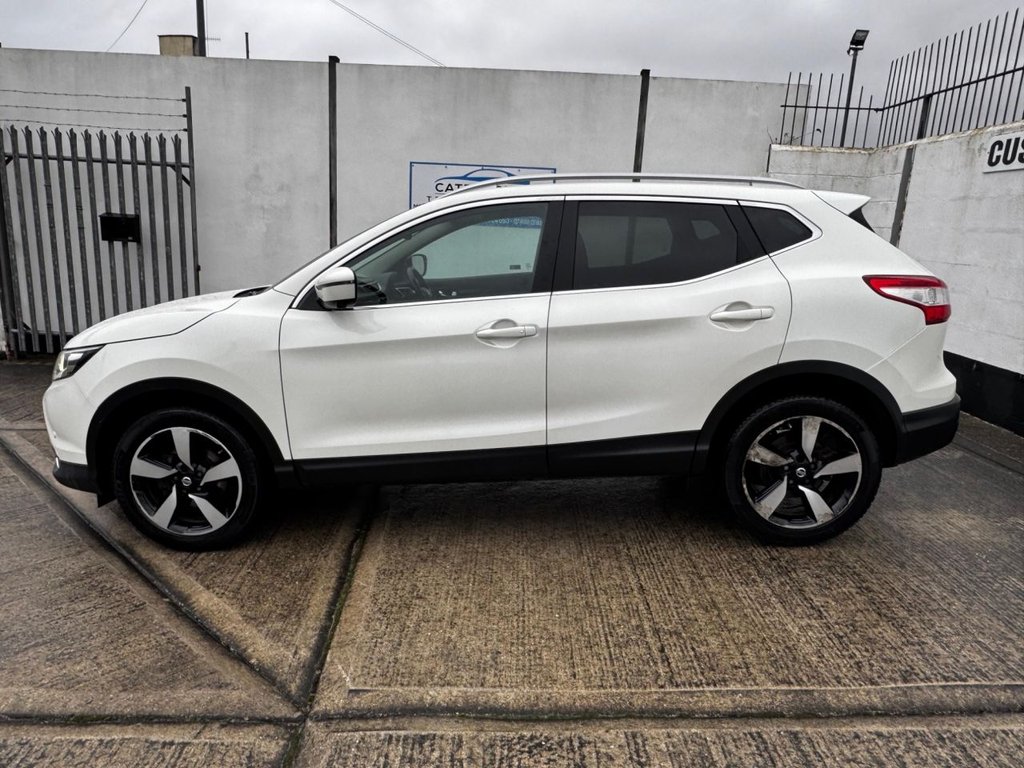 Used Nissan Qashqai 2015 for sale - 77263728: Photo 2